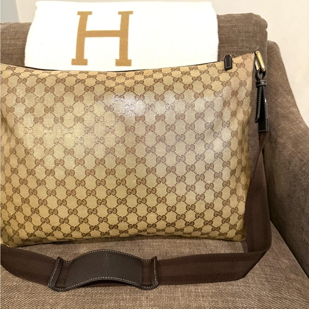 Authentic Gucci GG Crystal Messenger Bag brown monogram coated canvas unisex